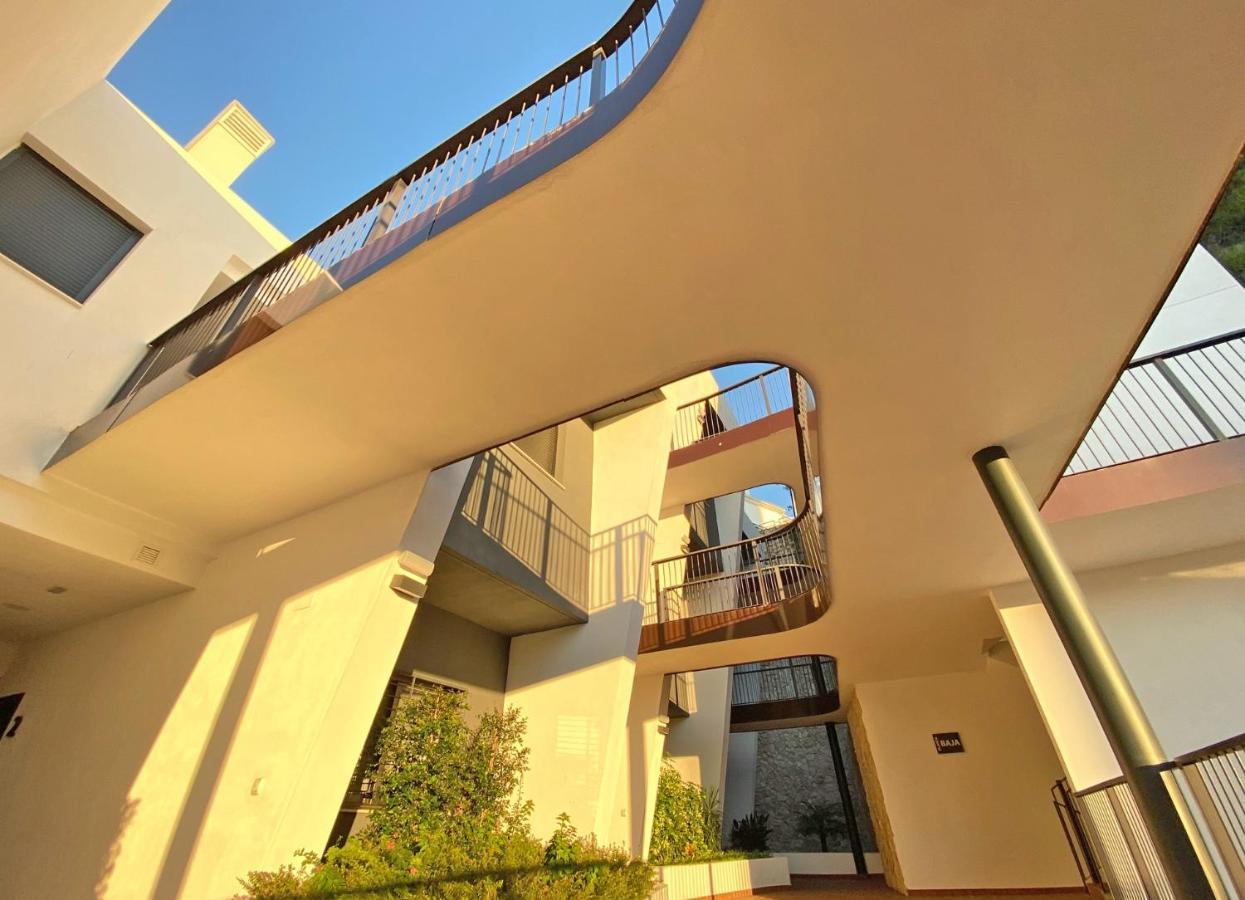 Luxury Apartment With Private Hot Tub By Poniente Beach Бенидорм Екстериор снимка